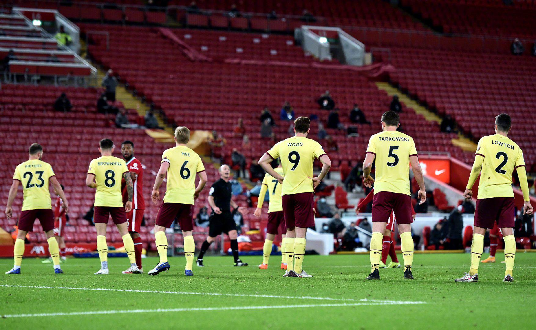 防守轮转不 防守轮转不